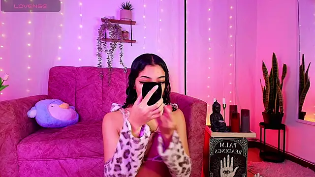 Sara Jhonson online show from May 17, 1:36 am