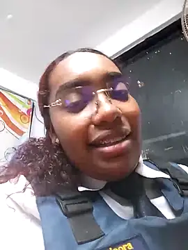 Cinnamon-Skin online show from December 5, 4:09 am