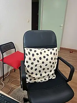 JennyCoquine online show from June 27, 8:30 am