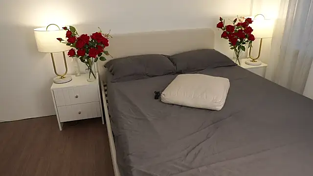 Peopleneedlove144 online show from April 14, 3:18 pm