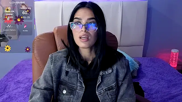 Snapshot of AlessiaVal_ chatting on September 13, 3:45 pm AlessiaVal online show from September 13, 3:45 pm