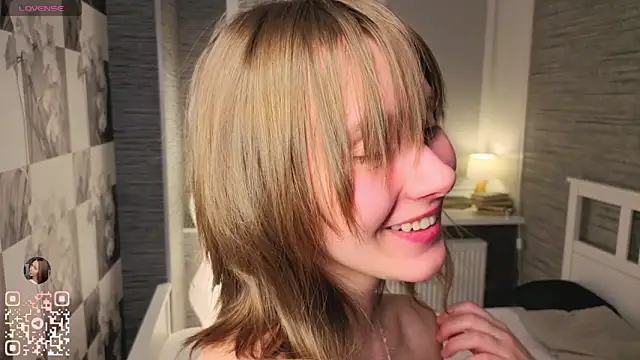 Snapshot of EthalBuffkin chatting on February 19, 7:10 pm EthalBuffkin online show from February 19, 7:10 pm