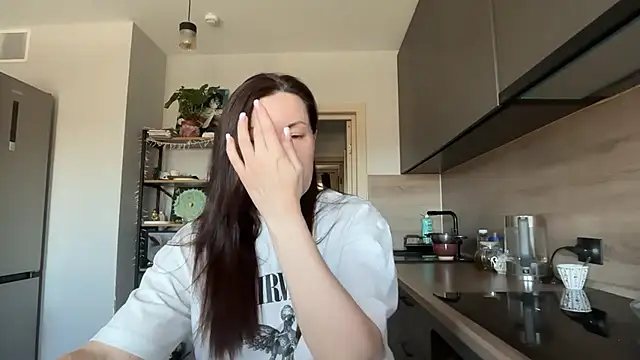 Snapshot of jainesummer chatting on April 20, 10:07 am jainesummer online show from April 20, 10:07 am