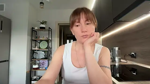 Snapshot of jainesummer chatting on May 15, 3:41 pm jainesummer online show from May 15, 3:41 pm