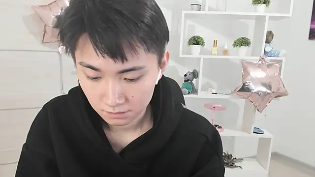 Miram Yu online show from December 11, 12:12 am