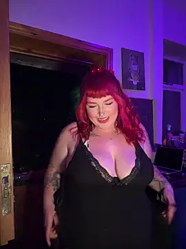 Snapshot of puffpixiee chatting on October 12, 7:35 pm puffpixiee online show from October 12, 7:35 pm