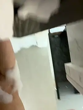 iyy2004 online show from March 3, 4:35 pm