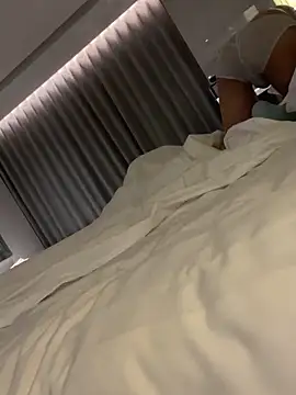 iyy2004 online show from March 4, 12:50 am