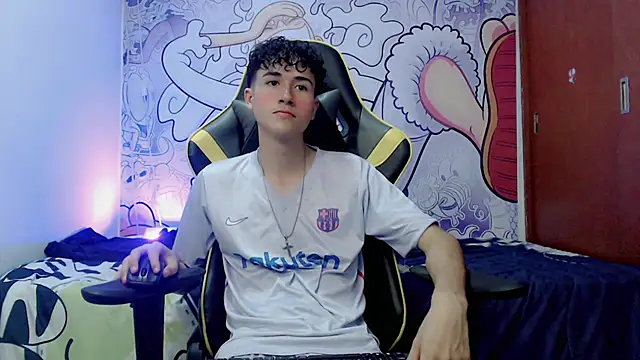 Snapshot of johnny_cagee chatting on December 15, 4:40 am johnny cagee online show from December 15, 4:40 am