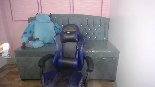 stephania t online show from March 8, 1:57 pm