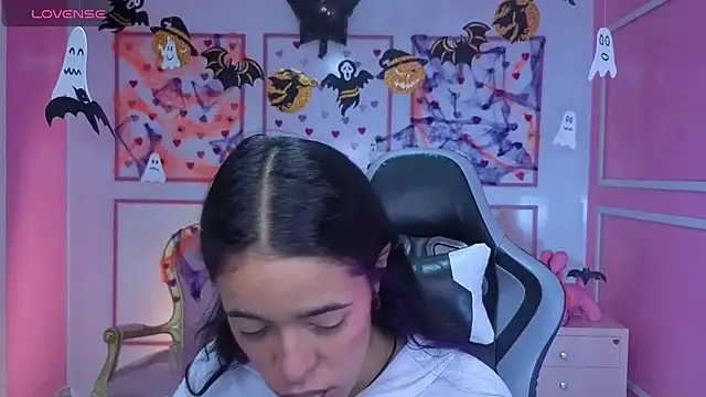 stephania t online show from October 30, 11:44 am