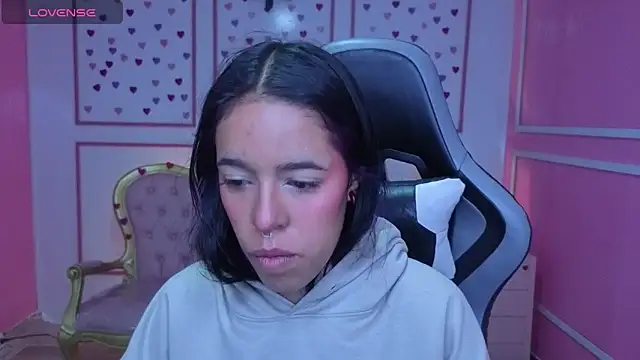 stephania t online show from November 1, 12:40 pm