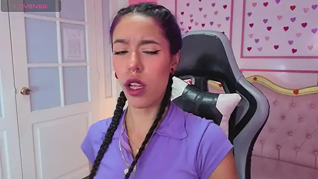 stephania t online show from December 5, 12:36 pm