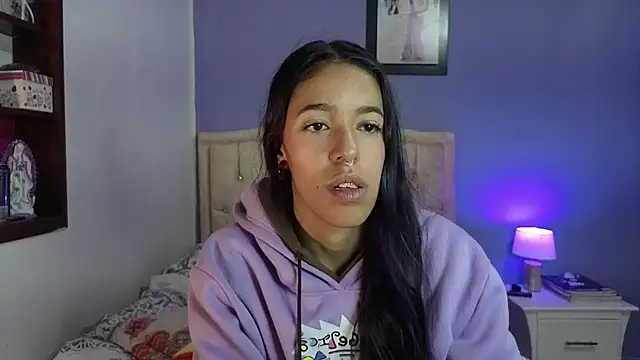 Snapshot of stephania_t chatting on April 24, 4:09 pm stephania t online show from April 24, 4:09 pm