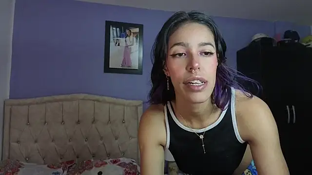 Snapshot of stephania_t chatting on May 7, 3:50 pm stephania t online show from May 7, 3:50 pm