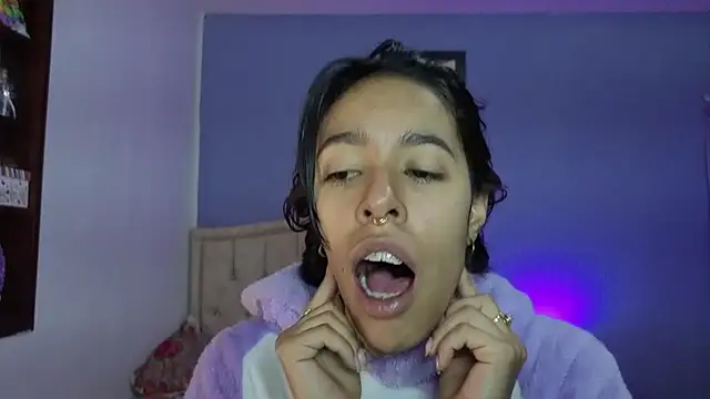 Snapshot of stephania_t chatting on May 11, 4:26 pm stephania t online show from May 11, 4:26 pm