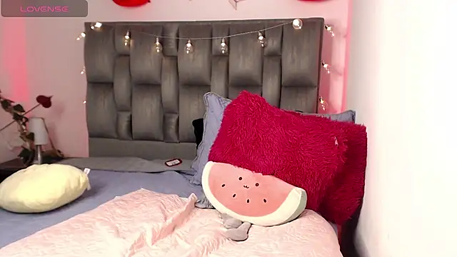 Snapshot of julz_03 chatting on February 27, 2:21 am julz 03 online show from February 27, 2:21 am