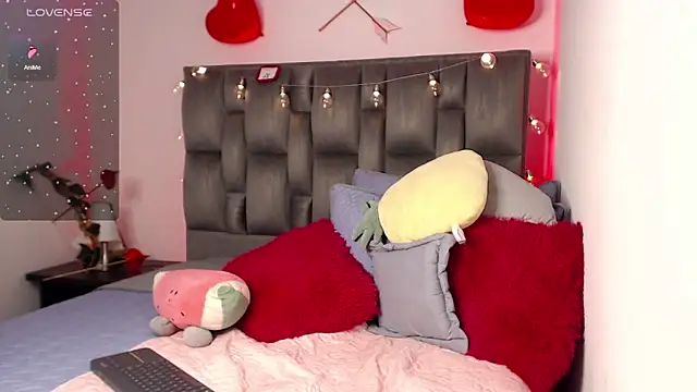 Snapshot of julz_03 chatting on February 28, 11:12 pm julz 03 online show from February 28, 11:12 pm