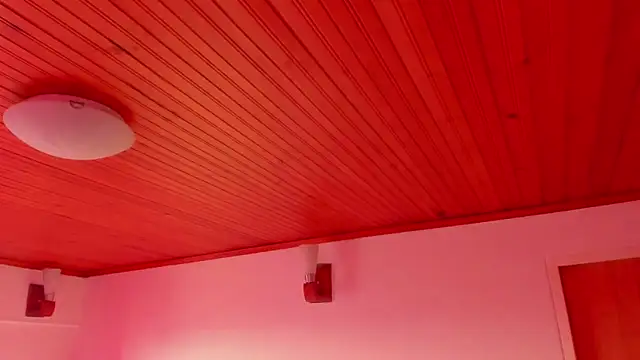 Snapshot of julz_03 chatting on October 24, 12:01 pm julz 03 online show from October 24, 12:01 pm