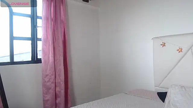 Snapshot of julz_03 chatting on November 11, 12:05 pm julz 03 online show from November 11, 12:05 pm