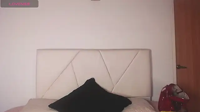 Snapshot of julz_03 chatting on November 12, 11:47 pm julz 03 online show from November 12, 11:47 pm