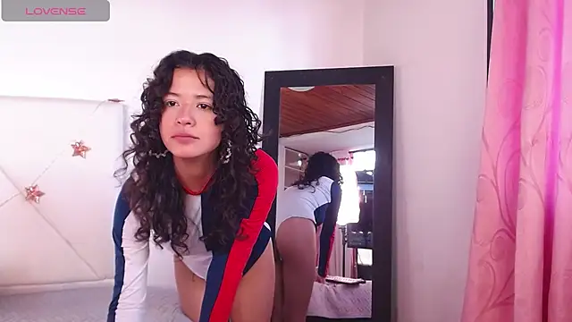 Snapshot of julz_03 chatting on December 3, 12:14 pm julz 03 online show from December 3, 12:14 pm