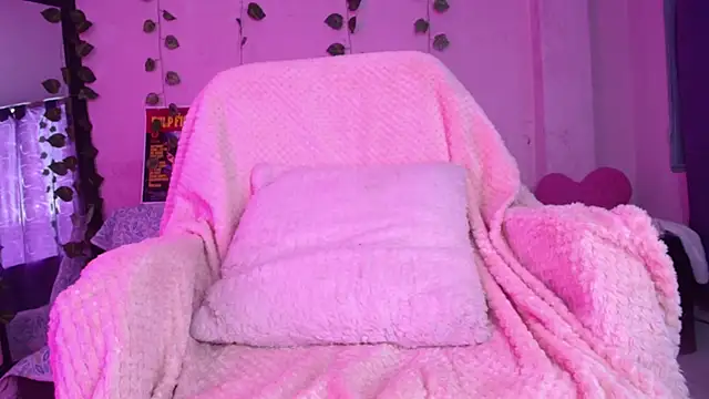 Snapshot of Gaby_Tailor chatting on January 9, 8:33 pm Gaby Tailor online show from January 9, 8:33 pm