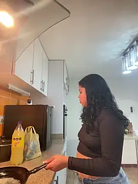 Snapshot of Elaa_euphoria chatting on December 30, 9:50 pm Elaa euphoria online show from December 30, 9:50 pm