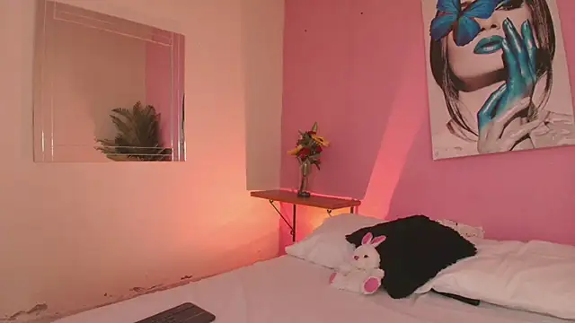 Pammela Smith online show from February 26, 8:19 pm