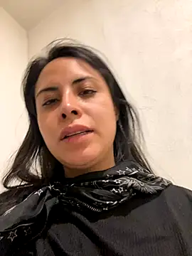 Snapshot of Effyvice13 chatting on November 12, 8:26 am Effyvice13 online show from November 12, 8:26 am