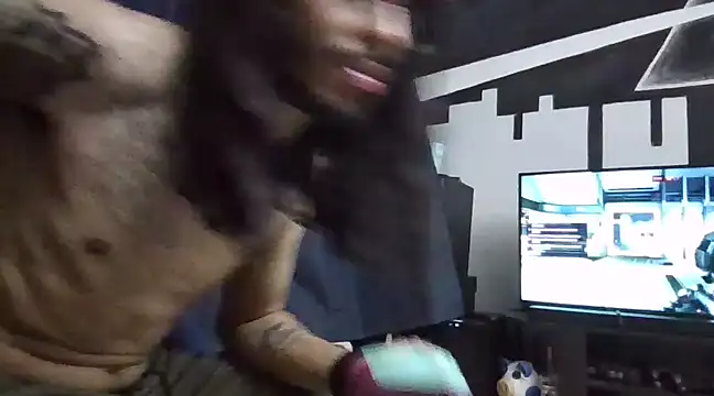 Snapshot of Donstark6669 chatting on December 5, 3:04 am Donstark6669 online show from December 5, 3:04 am