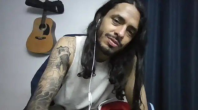 Snapshot of Donstark6669 chatting on December 20, 7:33 am Donstark6669 online show from December 20, 7:33 am