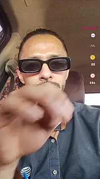 Snapshot of Donstark6669 chatting on January 26, 11:29 pm Donstark6669 online show from January 26, 11:29 pm