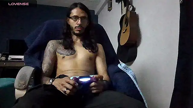 Snapshot of Donstark6669 chatting on October 27, 7:34 am Donstark6669 online show from October 27, 7:34 am