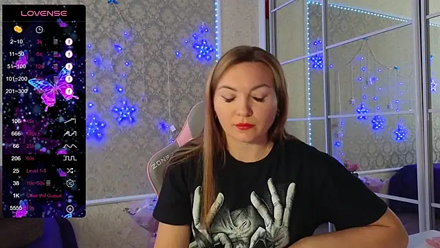 Snapshot of -DIVORA- chatting on January 18, 9:56 am -DIVORA- online show from January 18, 9:56 am