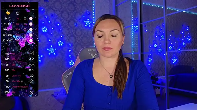 Snapshot of -DIVORA- chatting on January 18, 7:48 pm -DIVORA- online show from January 18, 7:48 pm