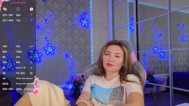 Snapshot of -DIVORA- chatting on January 19, 12:17 pm -DIVORA- online show from January 19, 12:17 pm