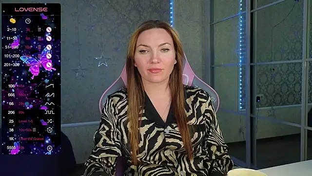 Snapshot of -DIVORA- chatting on February 4, 2:43 pm -DIVORA- online show from February 4, 2:43 pm