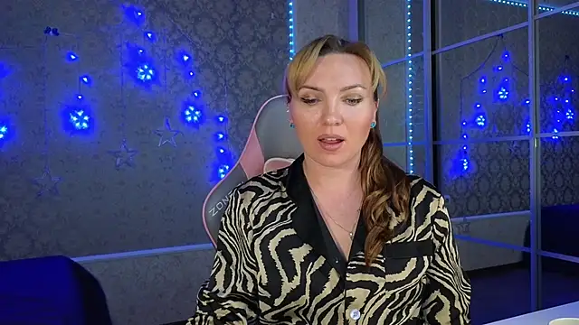 Snapshot of -DIVORA- chatting on February 4, 7:00 pm -DIVORA- online show from February 4, 7:00 pm