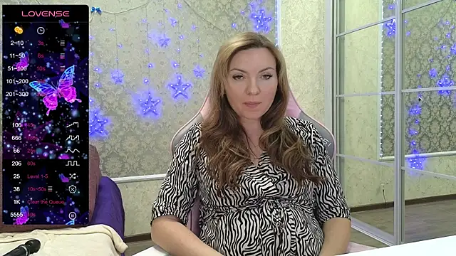 Snapshot of -DIVORA- chatting on March 1, 6:43 pm -DIVORA- online show from March 1, 6:43 pm