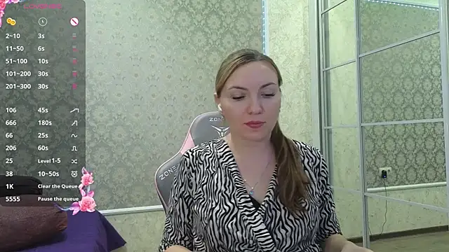 Snapshot of -DIVORA- chatting on March 21, 1:56 pm -DIVORA- online show from March 21, 1:56 pm