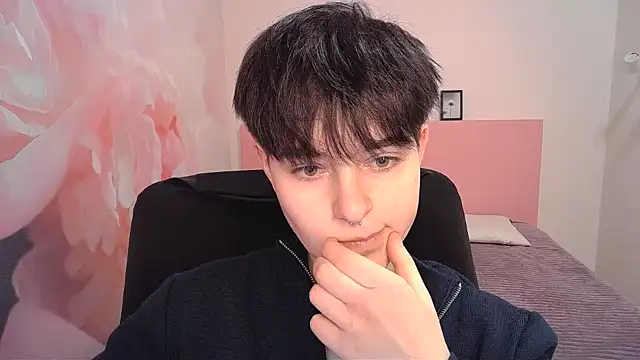 EmiliaYours online show from December 29, 12:55 pm