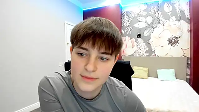 EmiliaYours online show from February 16, 3:30 pm