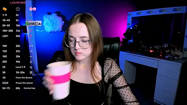 luna berryy online show from February 18, 2:16 am