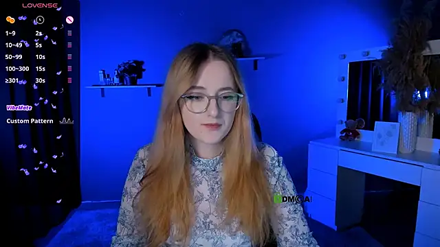 luna berryy online show from September 23, 1:14 pm