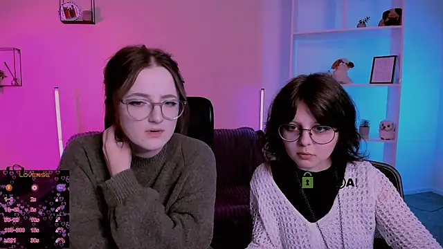 luna berryy online show from December 3, 8:18 pm