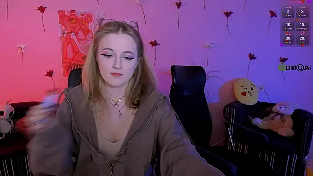 luna berryy online show from March 21, 8:23 pm