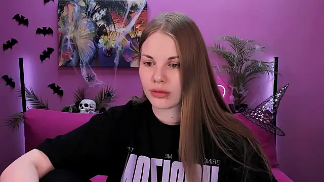 holy kitty online show from October 31, 9:10 am