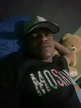 Snapshot of ElNegroRony chatting on February 8, 9:46 pm ElNegroRony online show from February 8, 9:46 pm