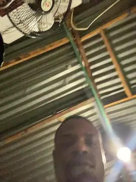 Snapshot of ElNegroRony chatting on February 24, 8:25 pm ElNegroRony online show from February 24, 8:25 pm